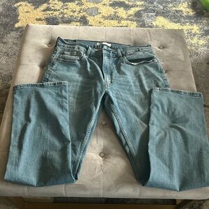 Levi’s Relaxed Fit Jeans – Size 36x34